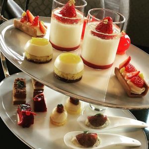 友達と楽しんだリッツカールトン東京でのアフタヌーンティ。